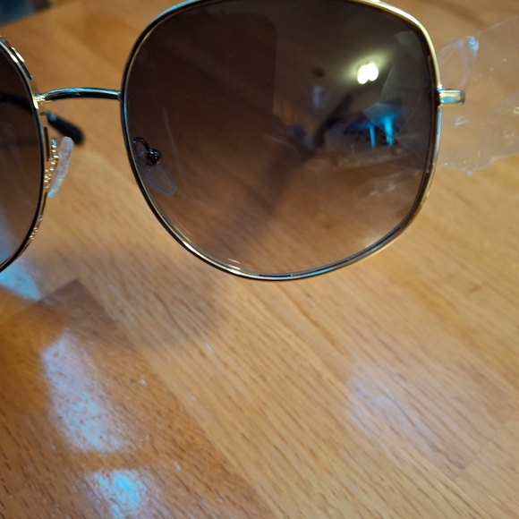 Salvatore Ferragamo Unisex 61mm Gancini Oversize Sunglasses NIB - Picture 11 of 16